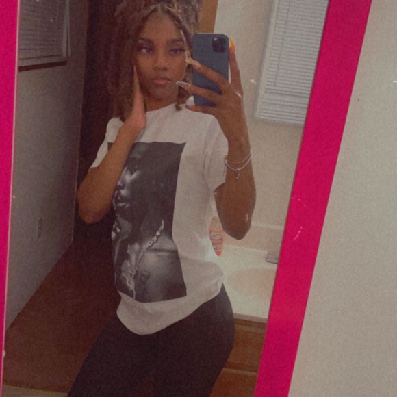 Profile Picture of Takia Demyers (@kiamonae15) on Poshmark