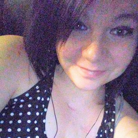 Profile Picture of Lisa Taulbee (@lisatt1990) on Poshmark