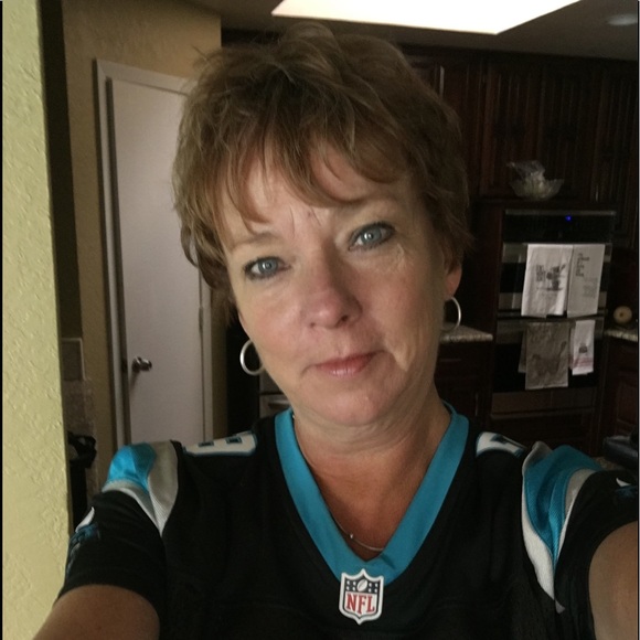Profile Picture of Paula Shelly (@paulashelly) on Poshmark