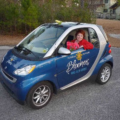 Profile Picture of Debra Graham (@Bloomersflorist) on Twitter