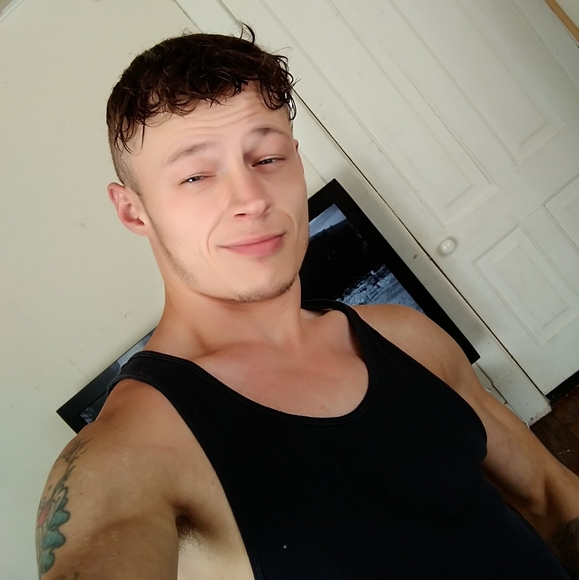 Profile Picture of Gary Felix (@garyfelix88) on Poshmark