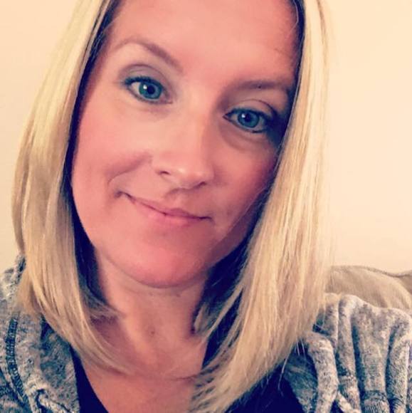 Profile Picture of Cathy Shenal (@cshenal) on Poshmark