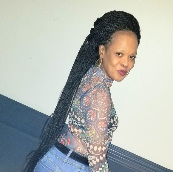 Profile Picture of Bettathanu Wonders (@tinamacken) on Poshmark