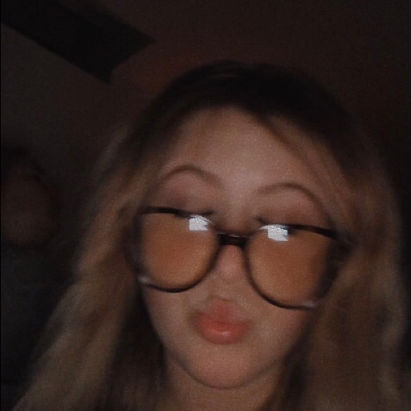 Profile Picture of Addeline Perrault (@addeline_p) on Poshmark