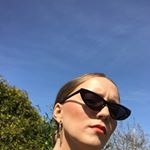 Profile Picture of juliehollaender (@juliehollaender) on Instagram