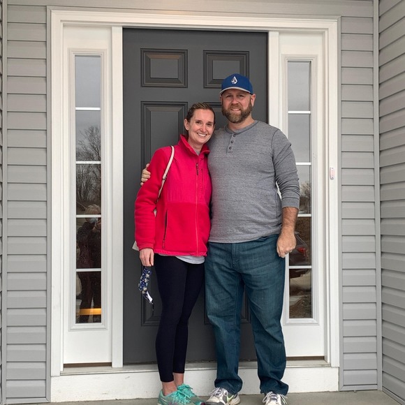 Profile Picture of Lindsey Taggart (@ljtaggs) on Poshmark