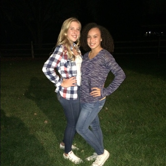 Profile Picture of Olivia Ferrell (@oliviaferrell) on Poshmark