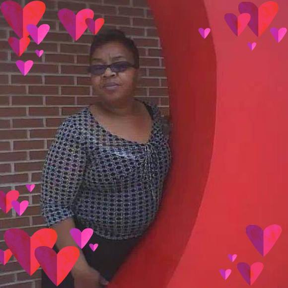 Profile Picture of Theresa Poole (@tapoole08) on Poshmark