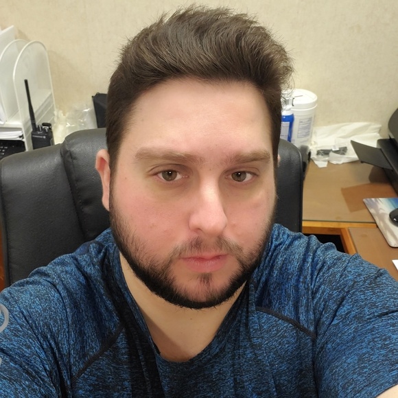 Profile Picture of Michael Wollman (@michaelw16) on Poshmark