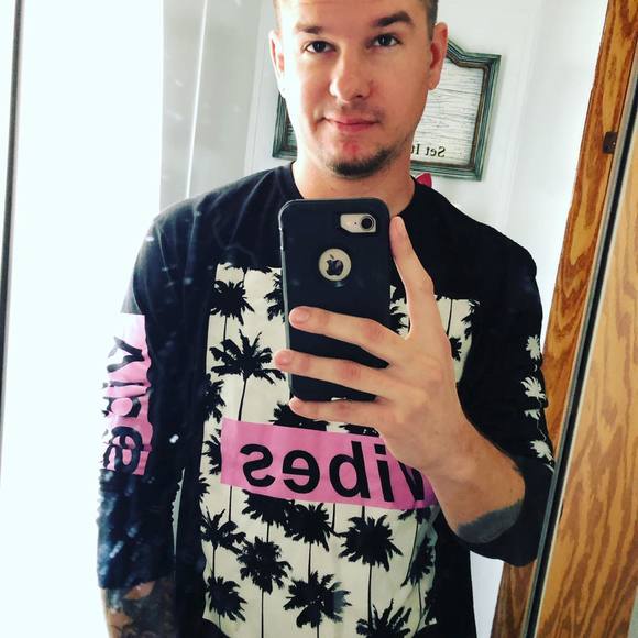 Profile Picture of Jared Pressel (@batdogbone) on Poshmark