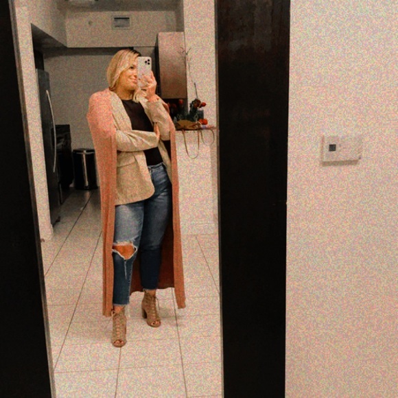 Profile Picture of Kasey Paneque (@kaseypaneque) on Poshmark