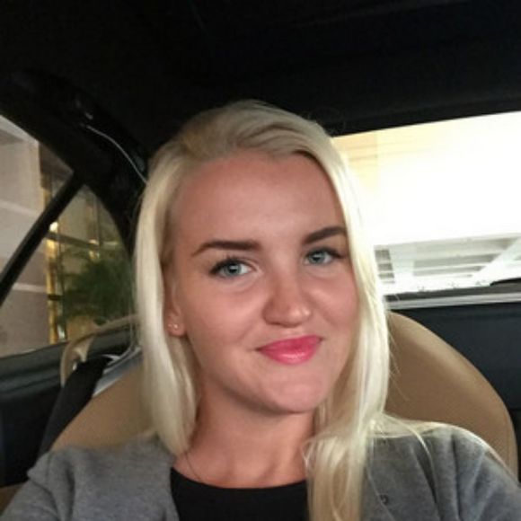 Profile Picture of Yovoza Crusthost (@crusthost67) on Poshmark
