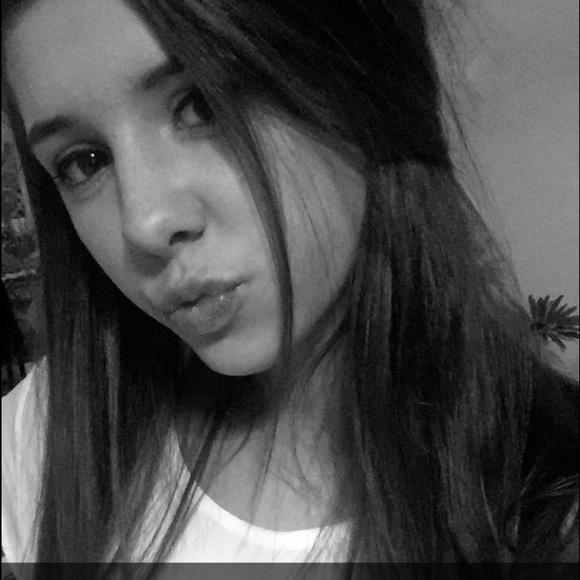 Profile Picture of Alexa Wilson (@lllexxo) on Poshmark