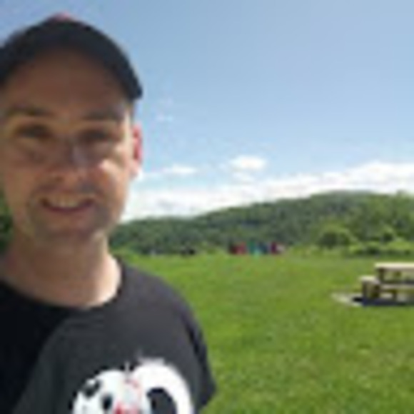 Profile Picture of Matthew Rae (@matthewrae) on Poshmark