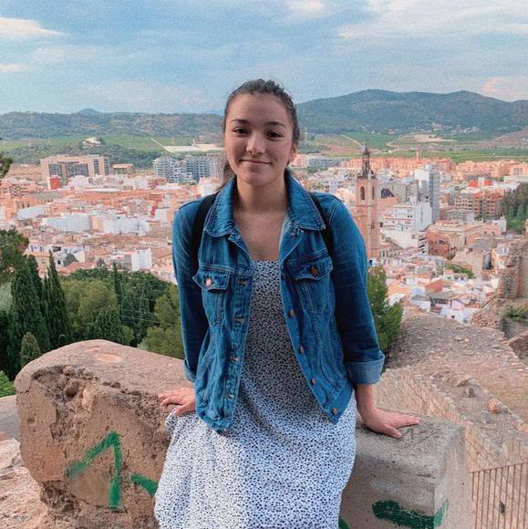 Profile Picture of Daniela Morteo (@danielamorteo) on Poshmark