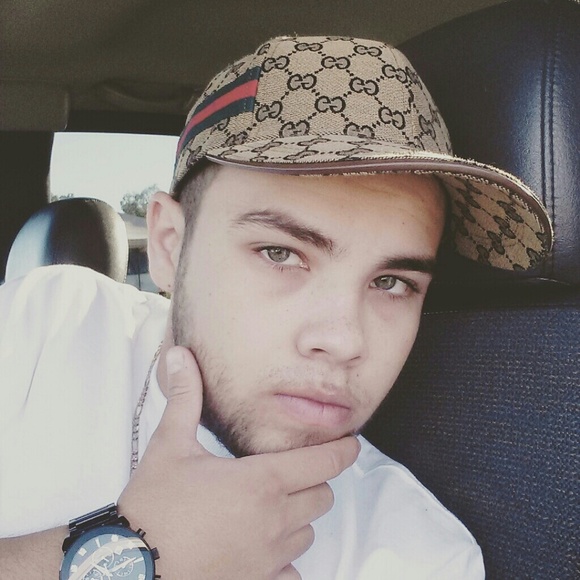 Profile Picture of David Mendoza (@david_mendoza) on Poshmark