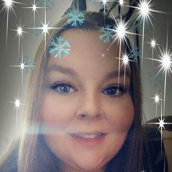 Profile Picture of Lacie Odeneal (@lacieodeneal) on Poshmark