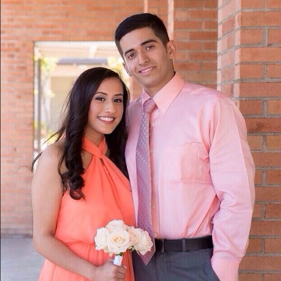 Profile Picture of Alex Leonis (@alexcleonis) on Poshmark