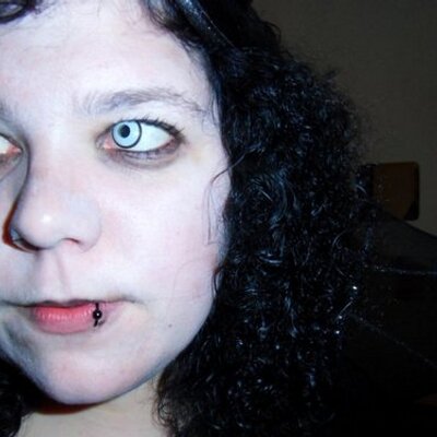 Profile Picture of Kate Adair (@KRockDaisyJane) on Twitter