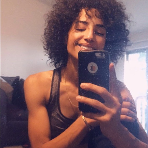 Profile Picture of Shawnna Redmond (@shawnnaredmond) on Poshmark