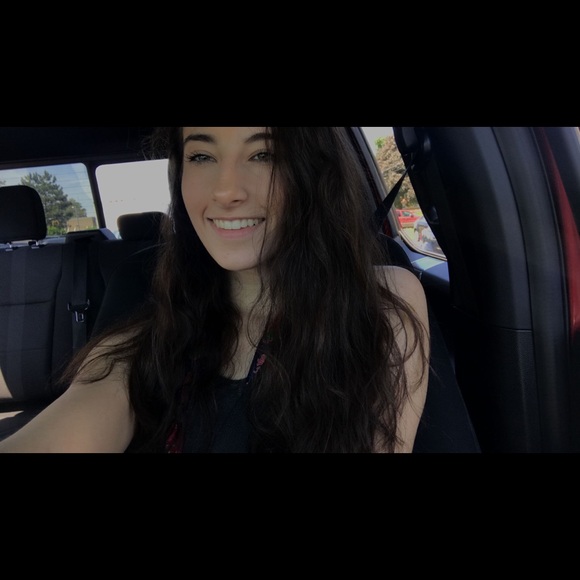 Profile Picture of Britney Wolf (@bdog837) on Poshmark