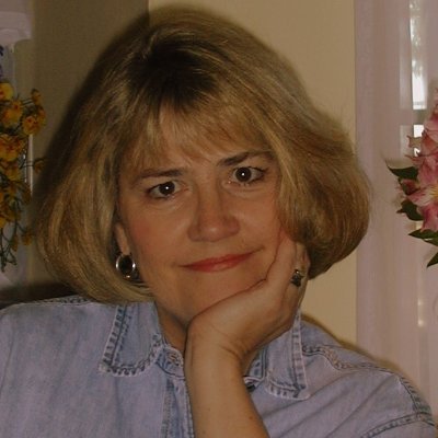 Profile Picture of Dr. Deborah Farnsworth (@dlfmfc1) on Twitter