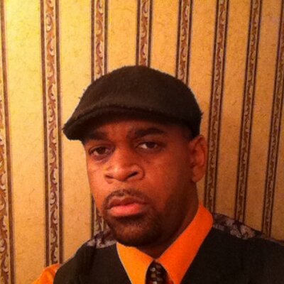Profile Picture of Antwon Moore (@AntliveMoore) on Twitter