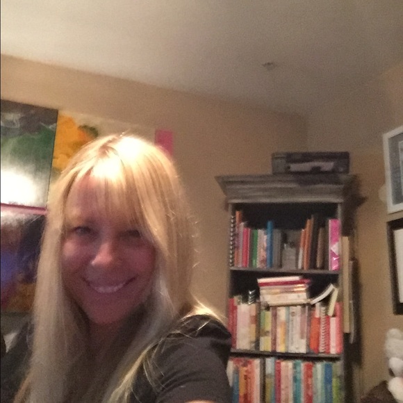 Profile Picture of Sarena Michnick (@deannemichnick) on Poshmark