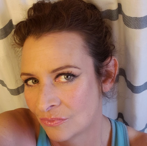 Profile Picture of Toots Az (@tootsaz) on Poshmark