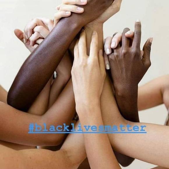 Profile Picture of Leigh Scarritt (@leightiffy5787) on Poshmark