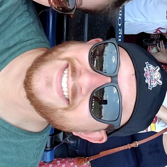 Profile Picture of Tyler Craig (@tylerccraig) on Poshmark