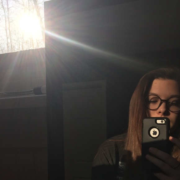 Profile Picture of Brooke Cocking (@brookie5253) on Poshmark