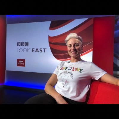 Profile Picture of Saski (She/Her) (@Saskisinger1) on Twitter