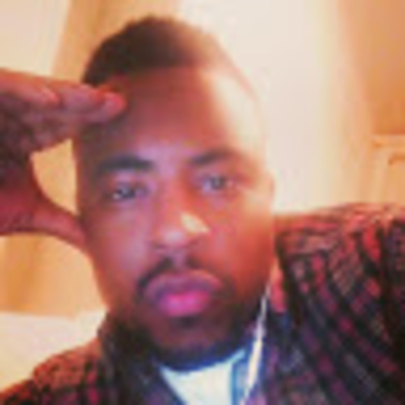 Profile Picture of Bobbie Shawn-kirby (@iamkirb85) on Poshmark
