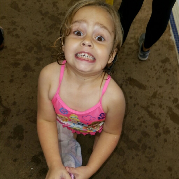 Profile Picture of Dani Bunzell (@danibunzell) on Poshmark