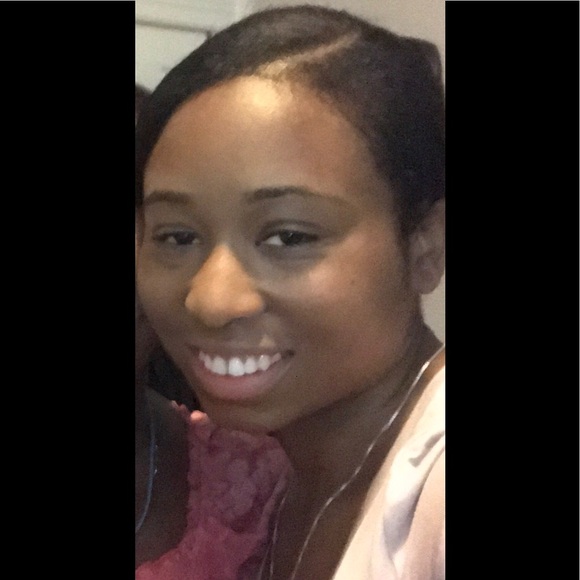 Profile Picture of Chazlei Jackson (@chazlei) on Poshmark