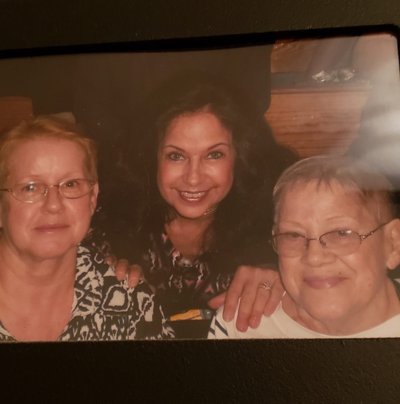 Profile Picture of Betty Kozma (@bettypruter) on Poshmark