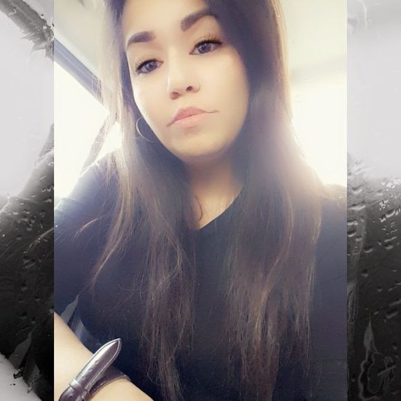 Profile Picture of Christine Christine (@bebecmtz) on Poshmark