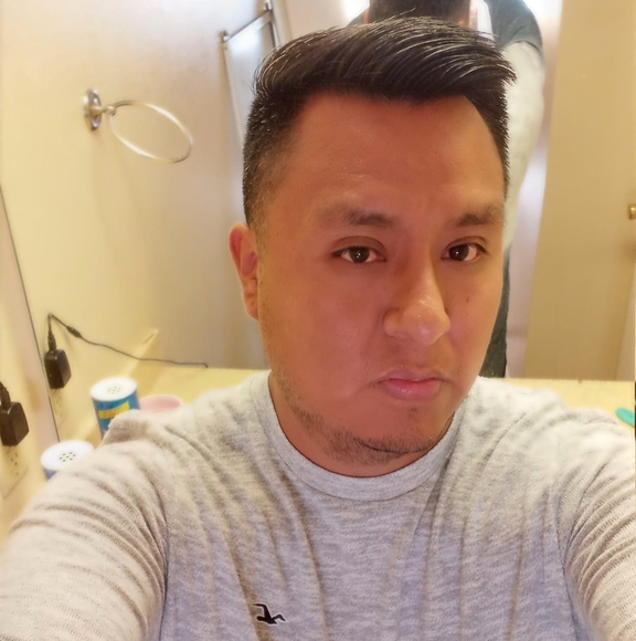 Profile Picture of Julio Alvarez (@juliosa) on Poshmark