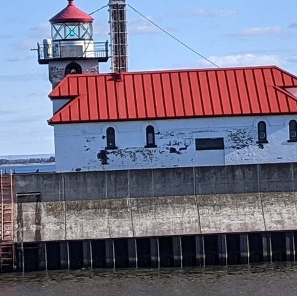 Profile Picture of Robin Cologgi (@rcologgi) on Poshmark