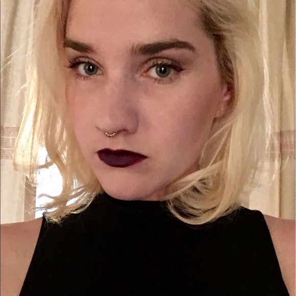 Profile Picture of Clare Stover (@queentiberius) on Poshmark