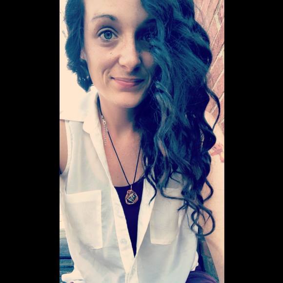 Profile Picture of Brooke Holzbauer (@beh2104) on Poshmark