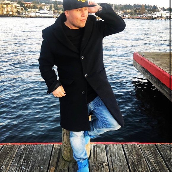 Profile Picture of Daniel Resendez (@dannyvee83) on Poshmark