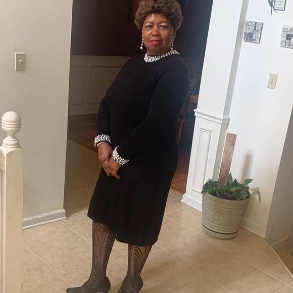 Profile Picture of Shari Brown (@sharipoobrown) on Poshmark