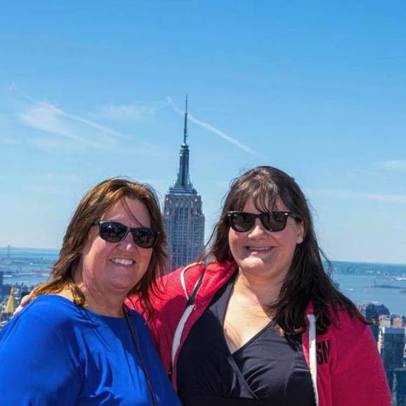 Profile Picture of Crystal Graves (@crystalgrave935) on Poshmark