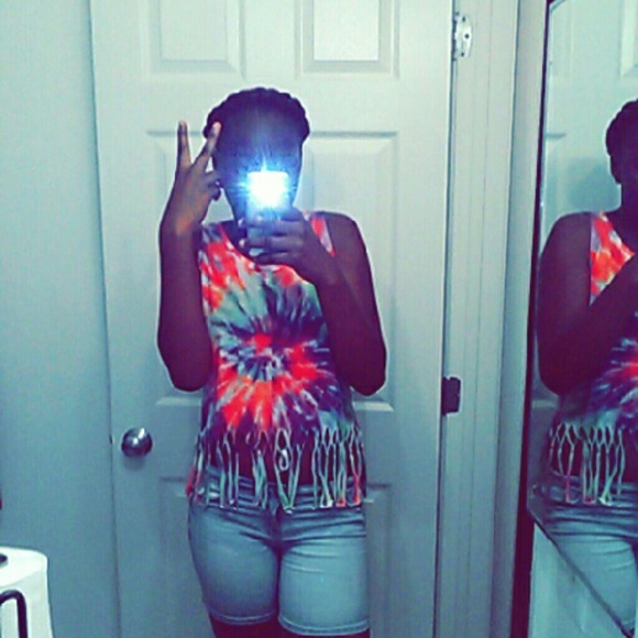 Profile Picture of Tikiara Williama (@tikiara86) on Poshmark