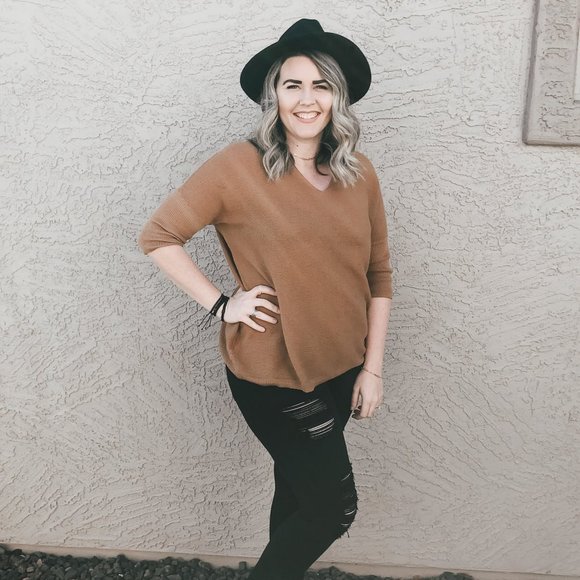 Profile Picture of Brittney Pettijohn (@brittpettijohn) on Poshmark