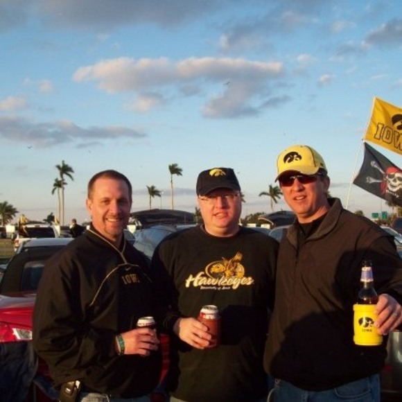 Profile Picture of David Jameson (@magnatizer) on Poshmark