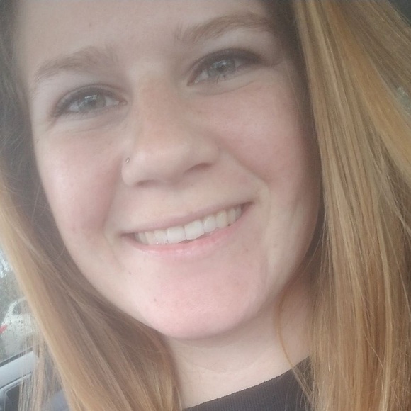 Profile Picture of Bailey Harding (@baileyharding09) on Poshmark