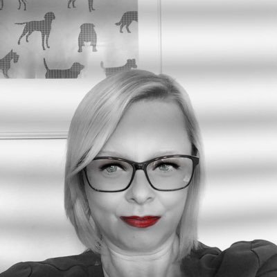 Profile Picture of Donna Prentice (@DonnaButtons) on Twitter